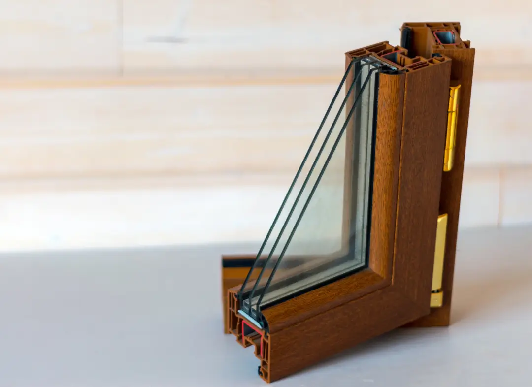 Installation de fenêtre en bois sur mesure Vergèze